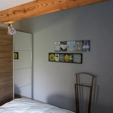 Vakantiehuisje De Haan 別荘 *